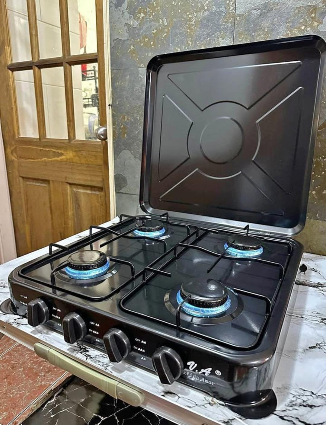COCINA A GAS 4 HORNILLAS