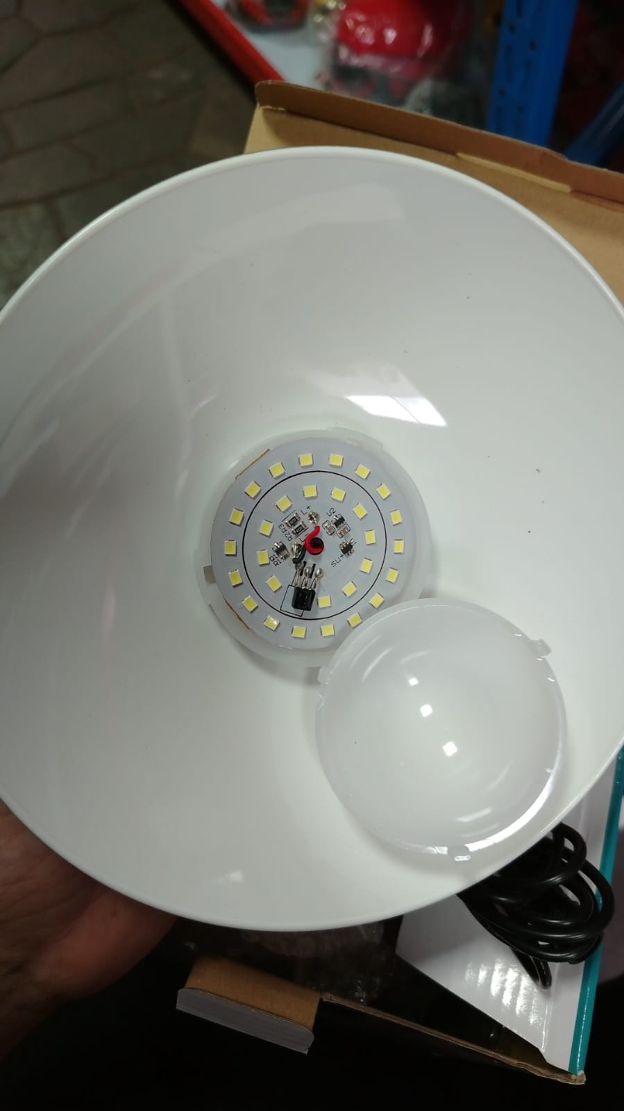 LAMPARA CON PANEL SOLAR DOBLE - Imagen 4