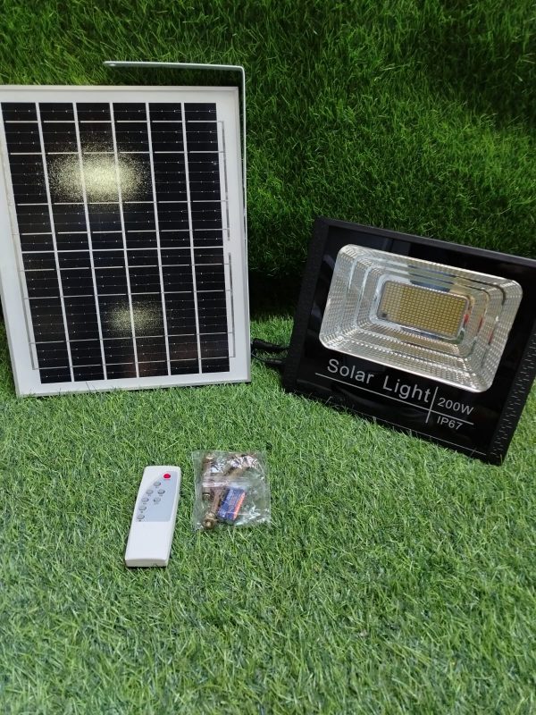 LAMPARA LED CON PANEL SOLAR DE 200 WATTS - Imagen 2