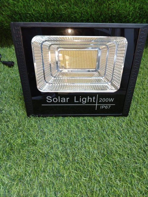 LAMPARA LED CON PANEL SOLAR DE 200 WATTS - Imagen 3
