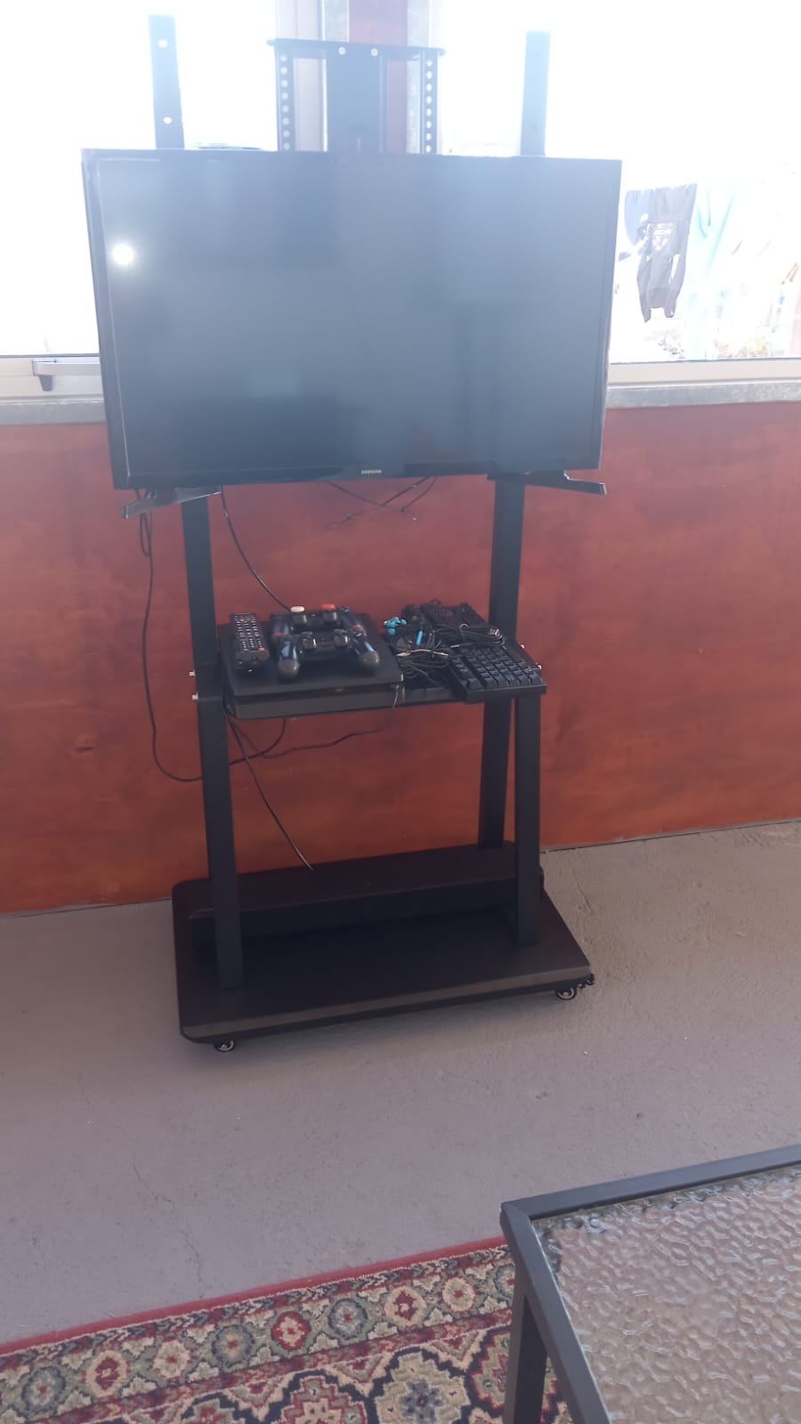 SOPORTE CON PEDESTAL DE 40 A 75 X01 - Imagen 3