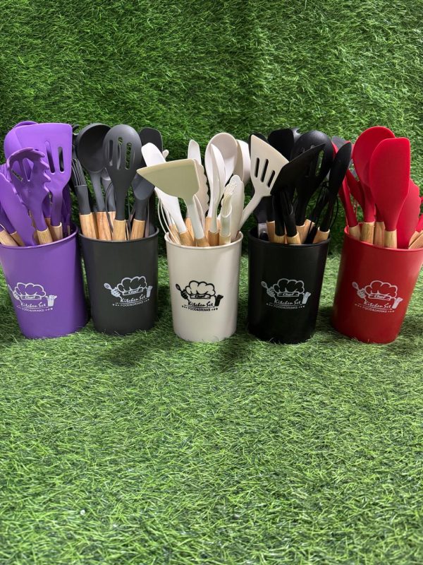 Set de 12 Utensilios Cocina Mango Madera Y Silicona