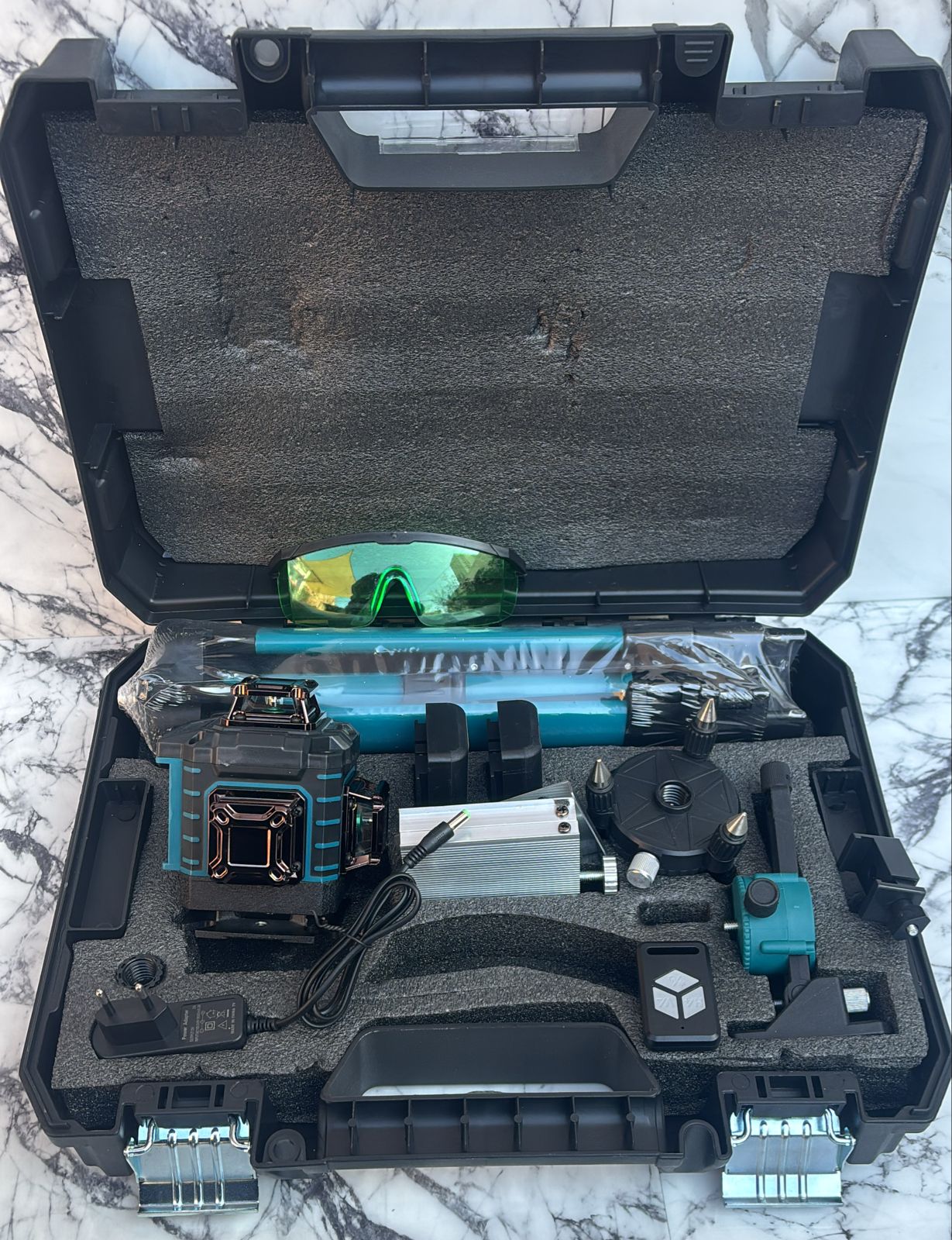 NIVEL LASER DE 16 LINEAS CON TRIPODE TASBEL INALAMBRICO - Imagen 10