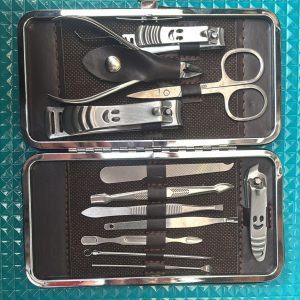 KIT  DE LIMPIEZA DE UÑAS DE ADULTO