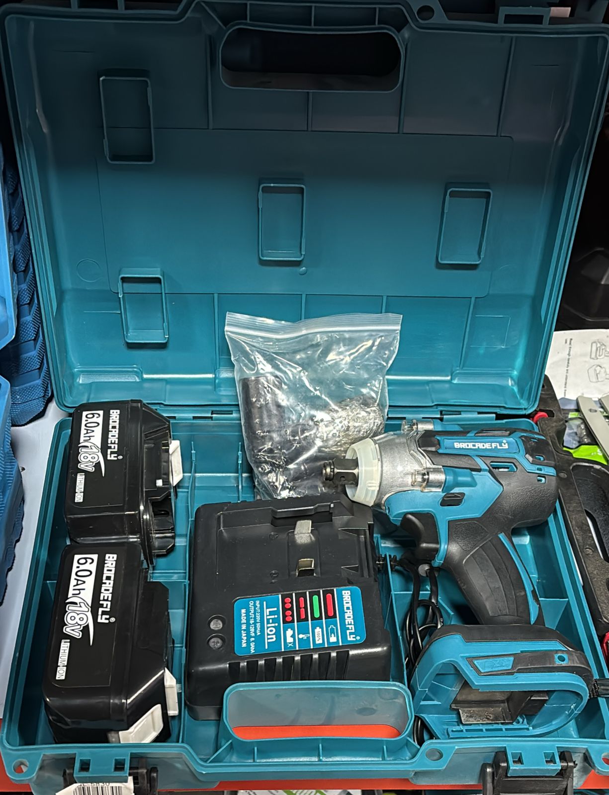 PISTOLA DE IMPACTO MAS ADACTADOR  PARA TALADRO 18V